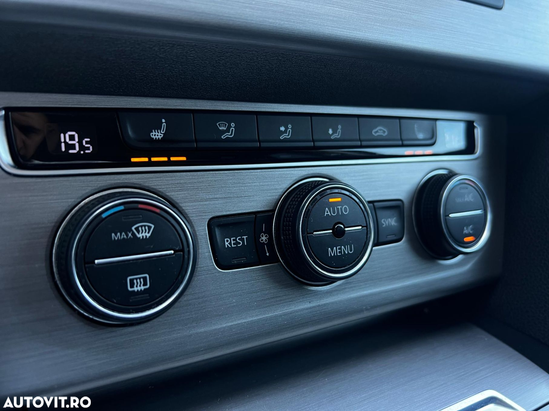 Volkswagen Passat - 14