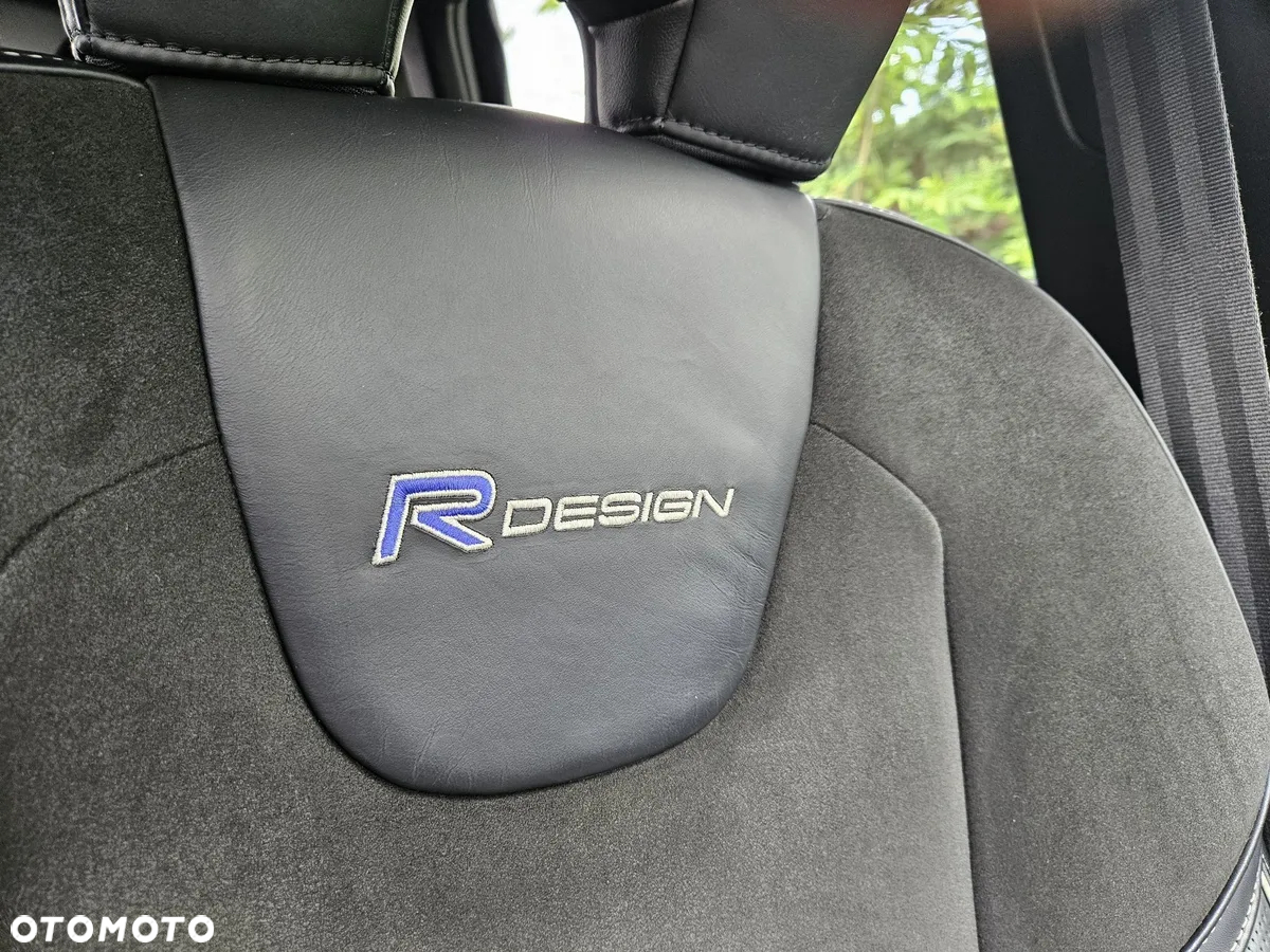 Volvo V40 D2 R-Design - 13