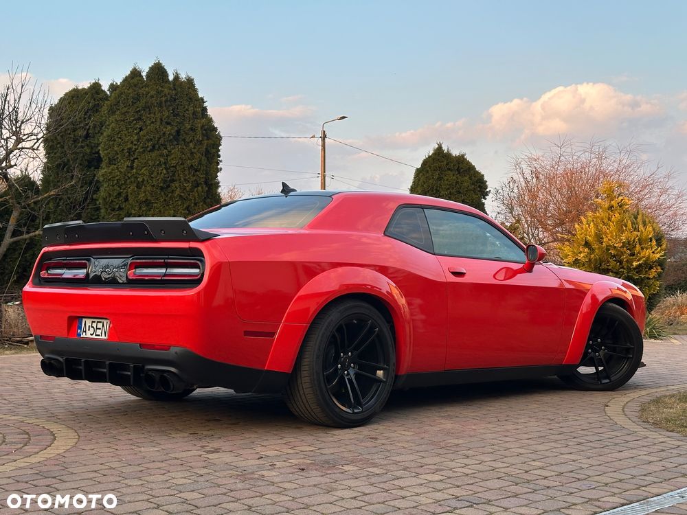 Dodge Challenger 6.4 Scat Pack - 8