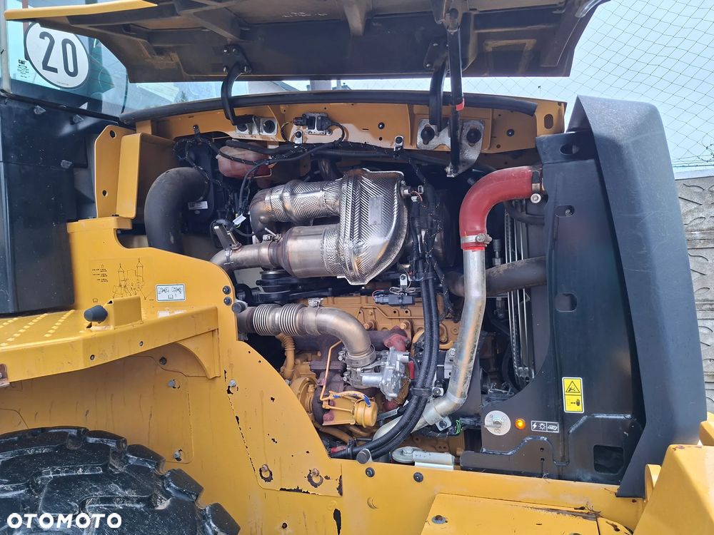 Caterpillar CAT 918 M - 24