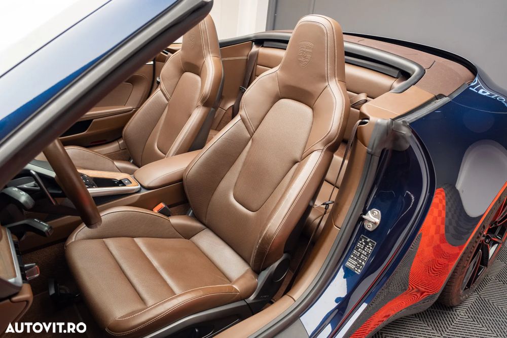 Porsche 911 Carrera 4S PDK - 36