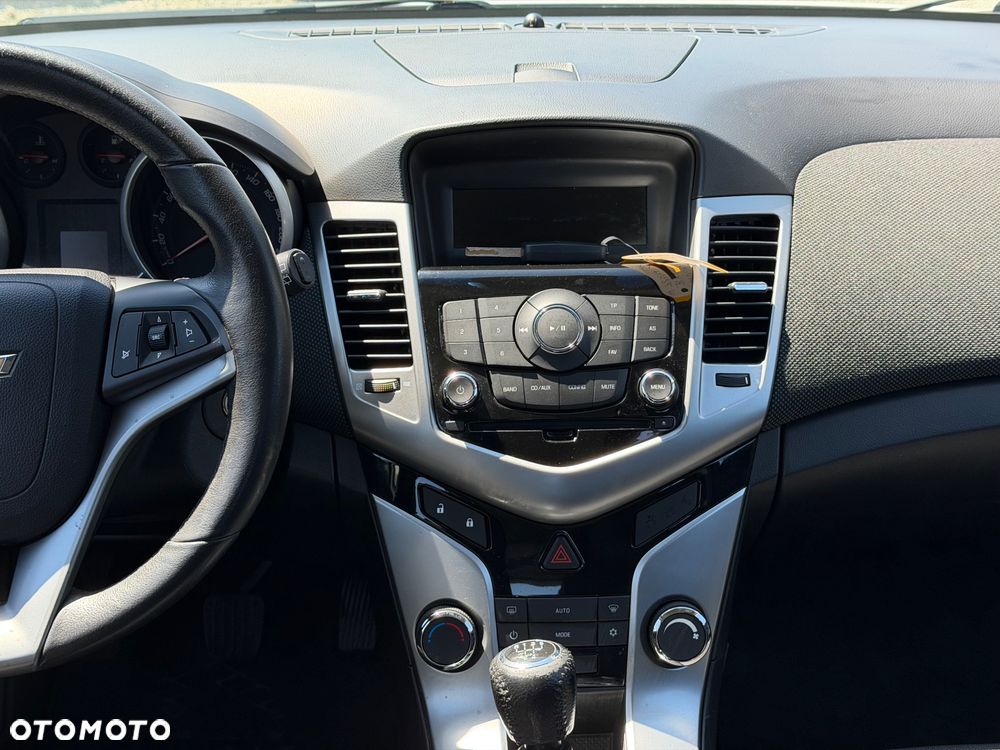 Chevrolet Cruze 1.6 LT - 28