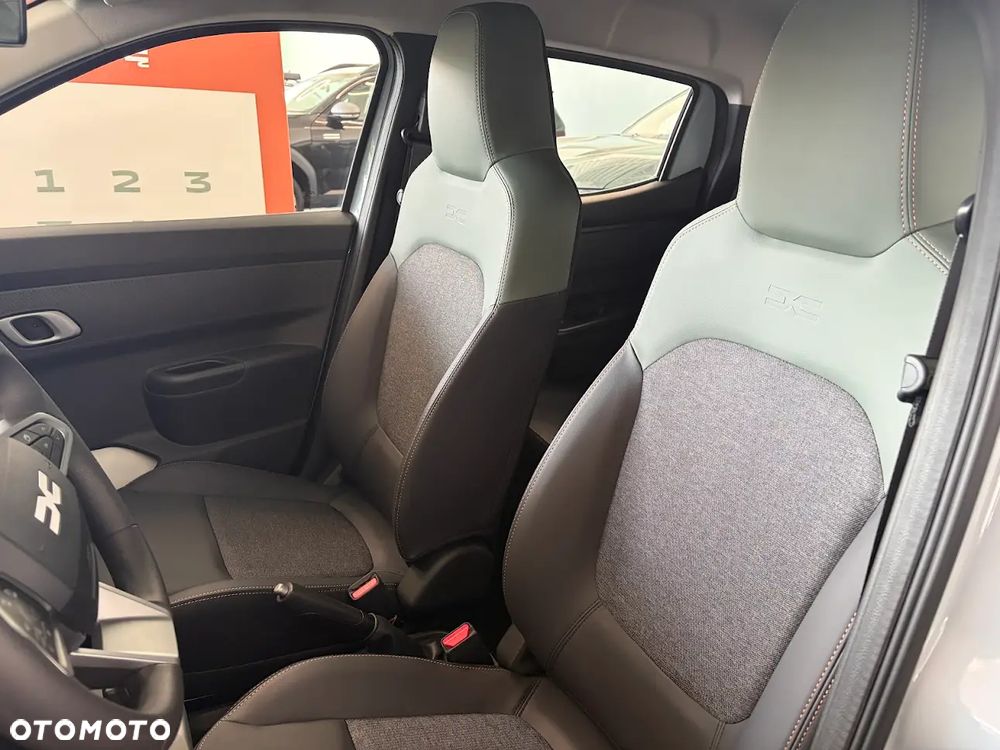 Dacia Spring Electric 24.3kWh 100 Extreme - 9