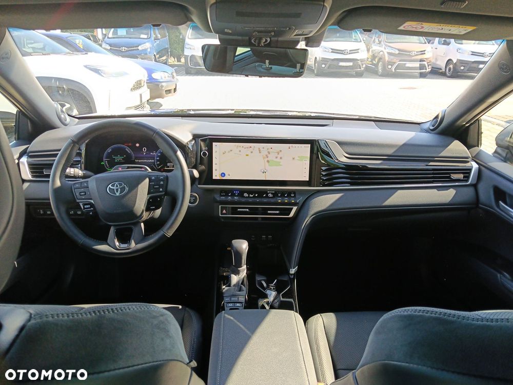 Toyota Camry - 12