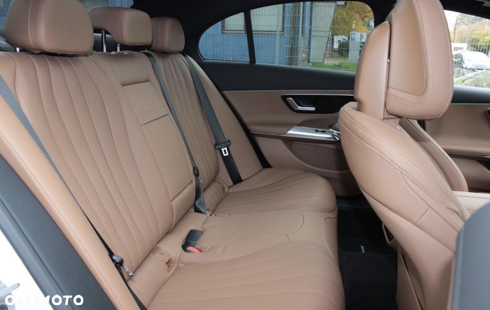 Mercedes-Benz Klasa E 200 mHEV AMG 9G-Tronic - 8