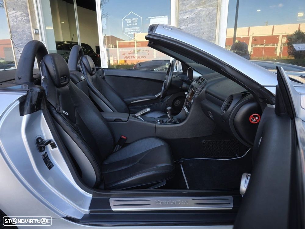 Mercedes-Benz SLK 200 (BlueEFFICIENCY) - 18