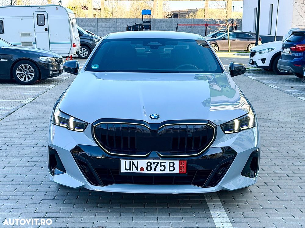 BMW Seria 5 520i AT MHEV - 1
