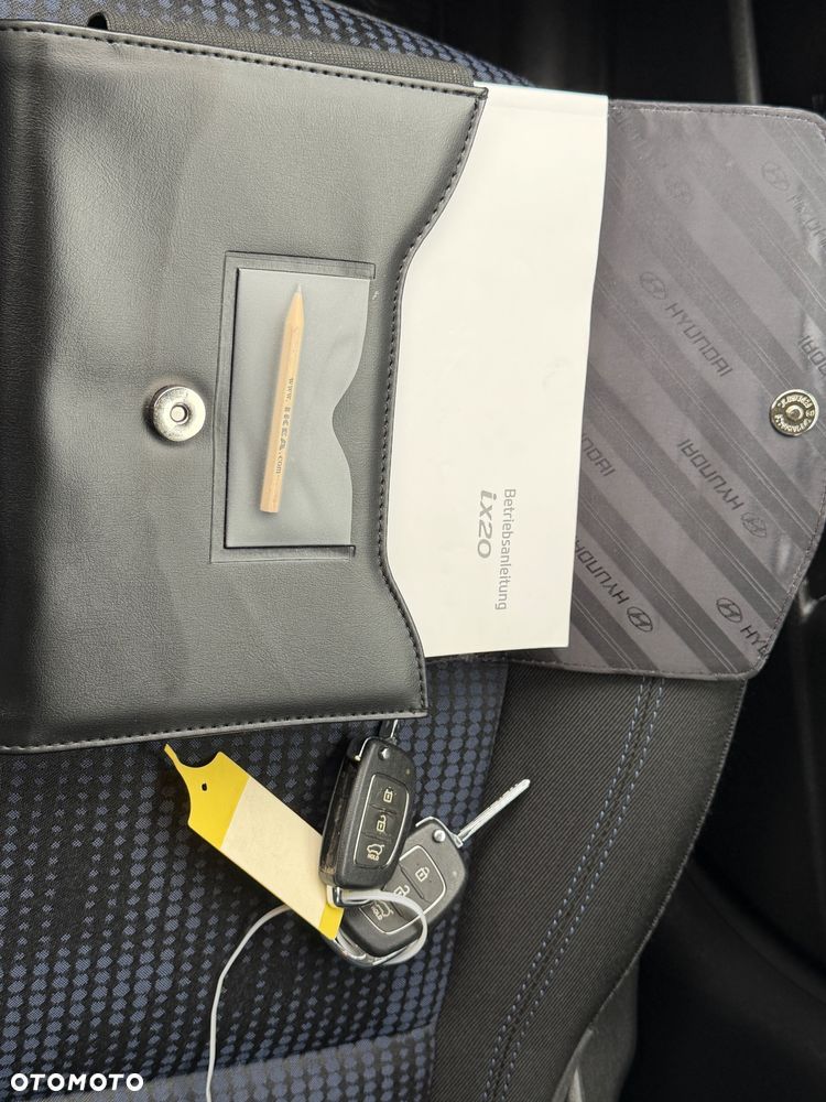 Hyundai ix20 1.4 blue - 37