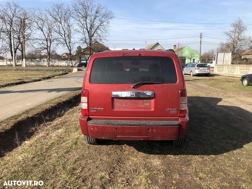 Dezmembrez Nitro Dodge - 3