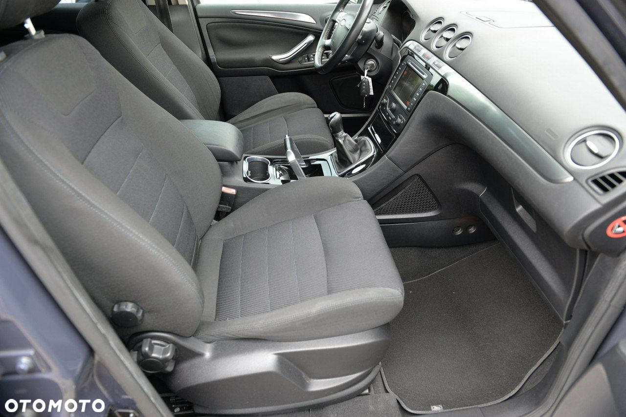 Ford S-Max - 13