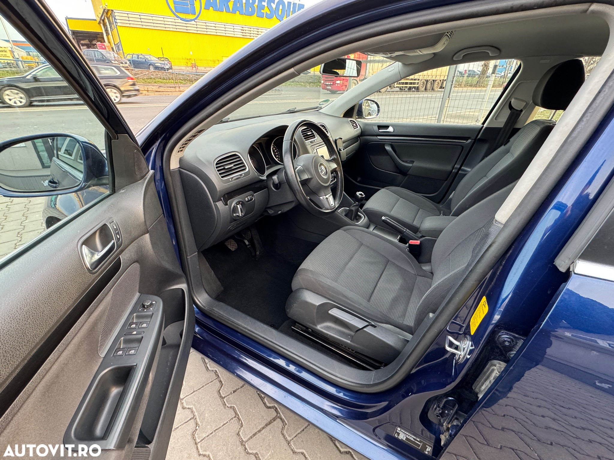 Volkswagen Golf 2.0 TDI Comfortline - 5