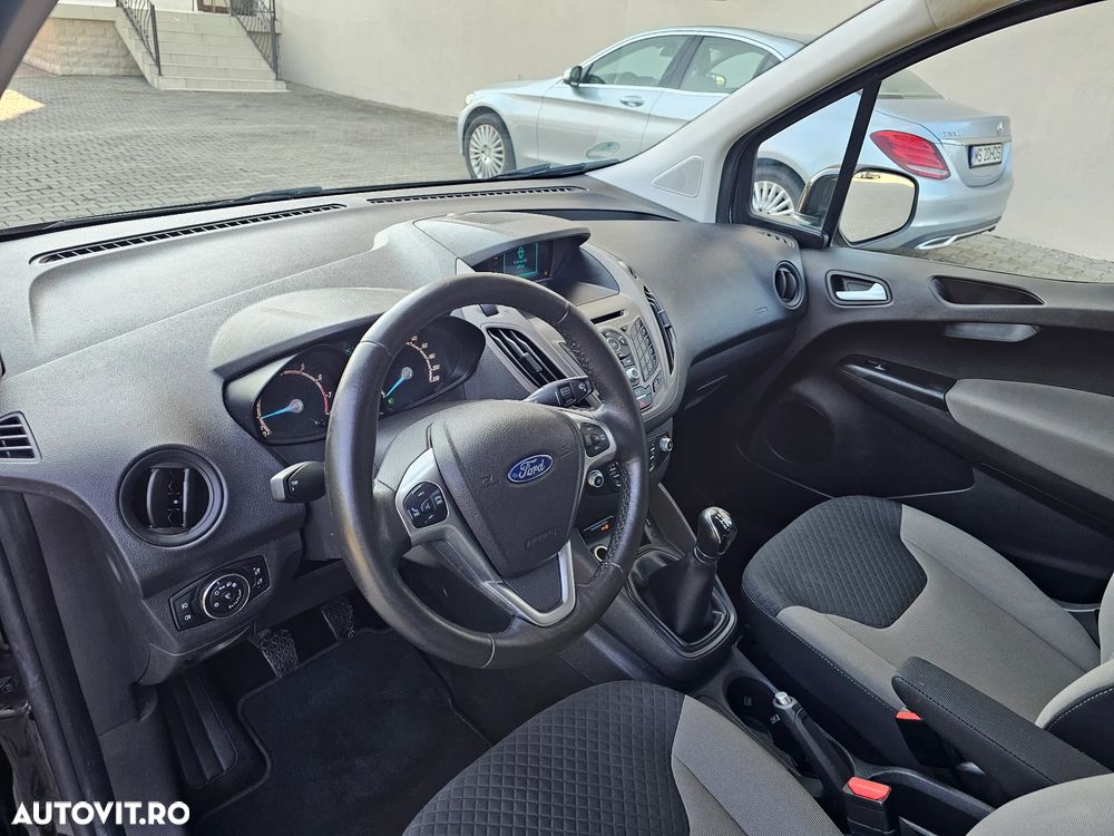 Ford Tourneo Courier 1.0 EcoBoost Titanium - 20
