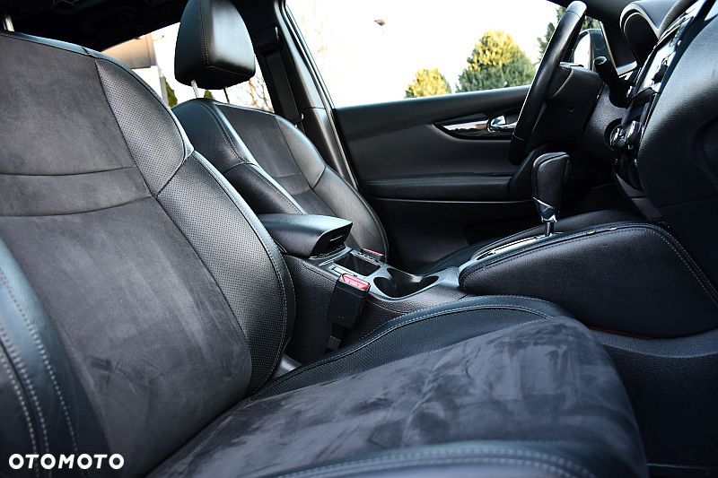 Nissan Qashqai 1.6 dCi Xtronic TEKNA+ - 24