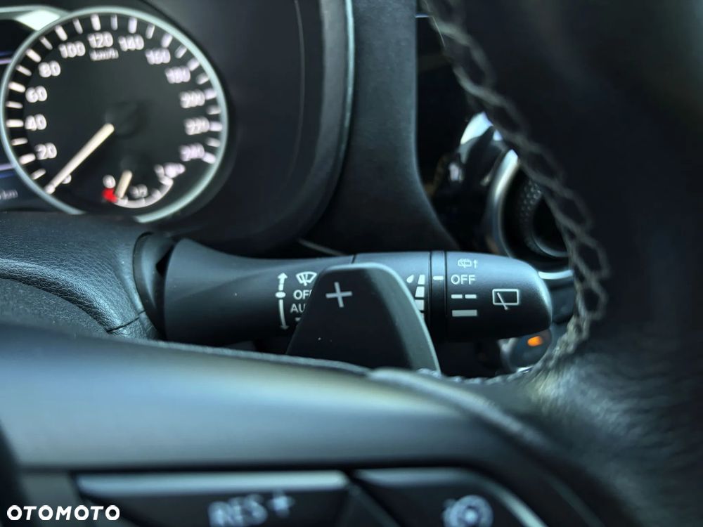 Nissan Juke - 25
