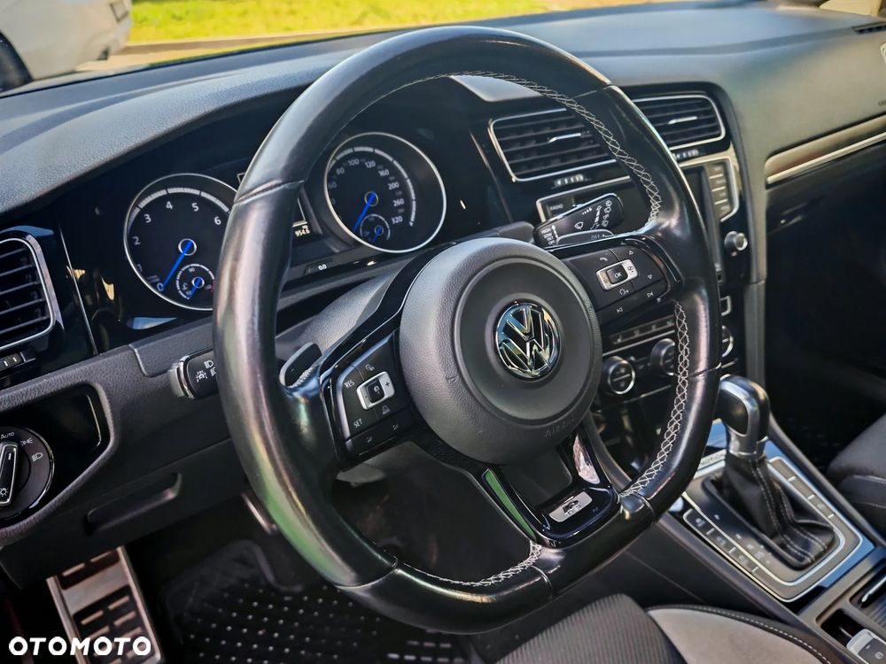 Volkswagen Golf - 8
