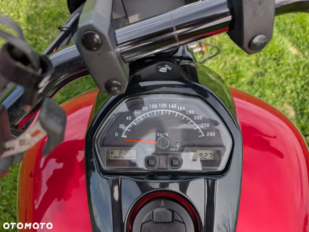 Suzuki Intruder - 4