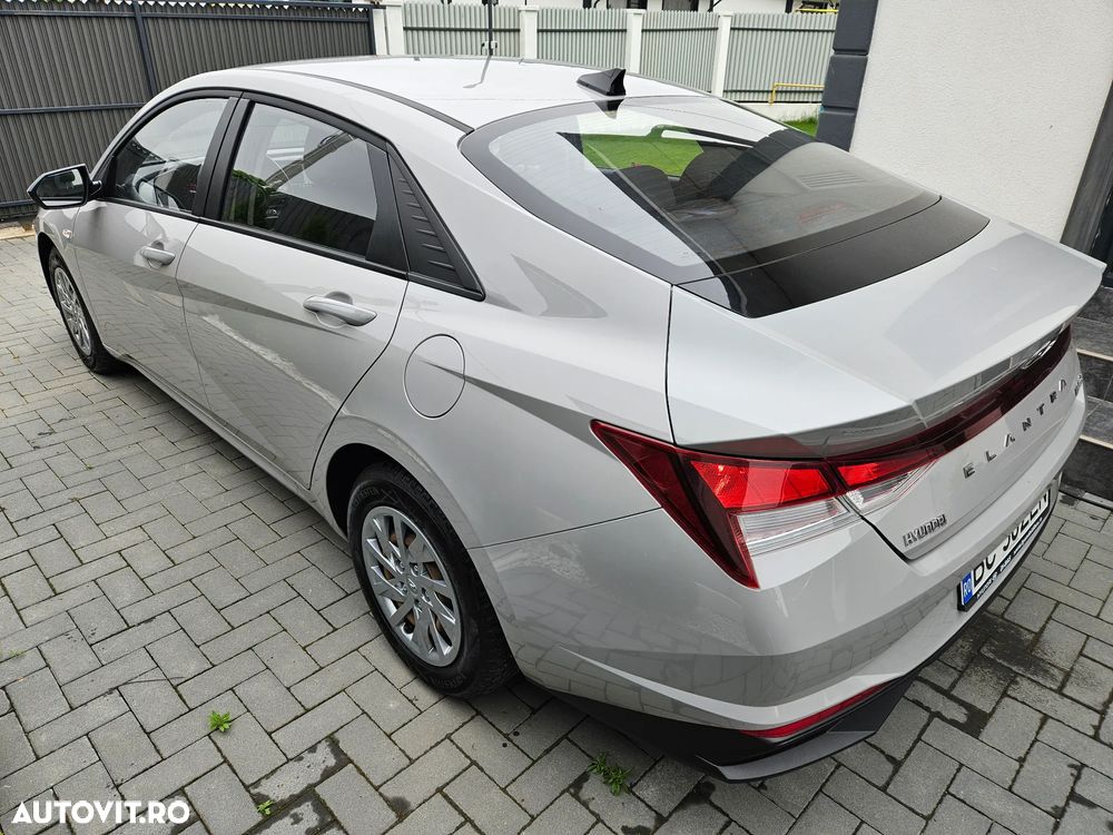 Hyundai Elantra 1.6 l 123 CP CVT Comfort - 4