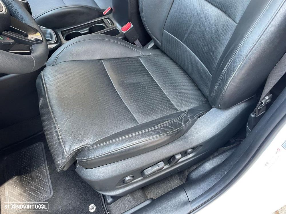 Kia Carens 1.7 CRDi ISG TX - 24