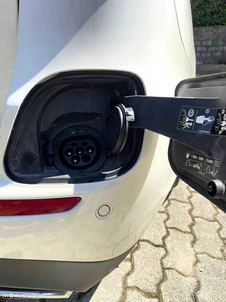 Mercedes-Benz E 300 de 9G-TRONIC AMG Line - 9