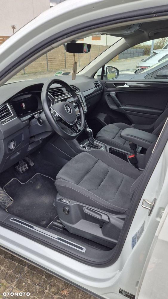 Volkswagen Tiguan - 16