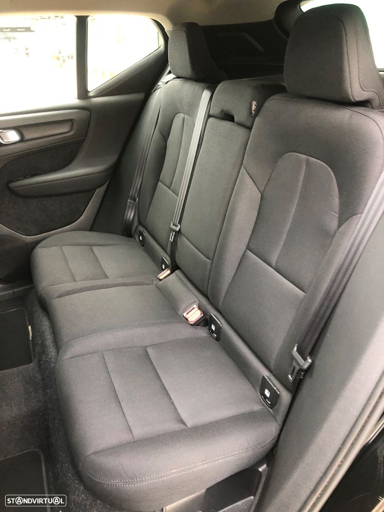 Volvo XC 40 2.0 D3 Momentum Plus - 27