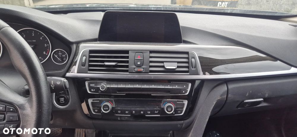 BMW Seria 3 318d xDrive Luxury Line - 22