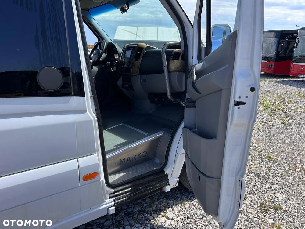Mercedes-Benz Sprinter 519 - 12