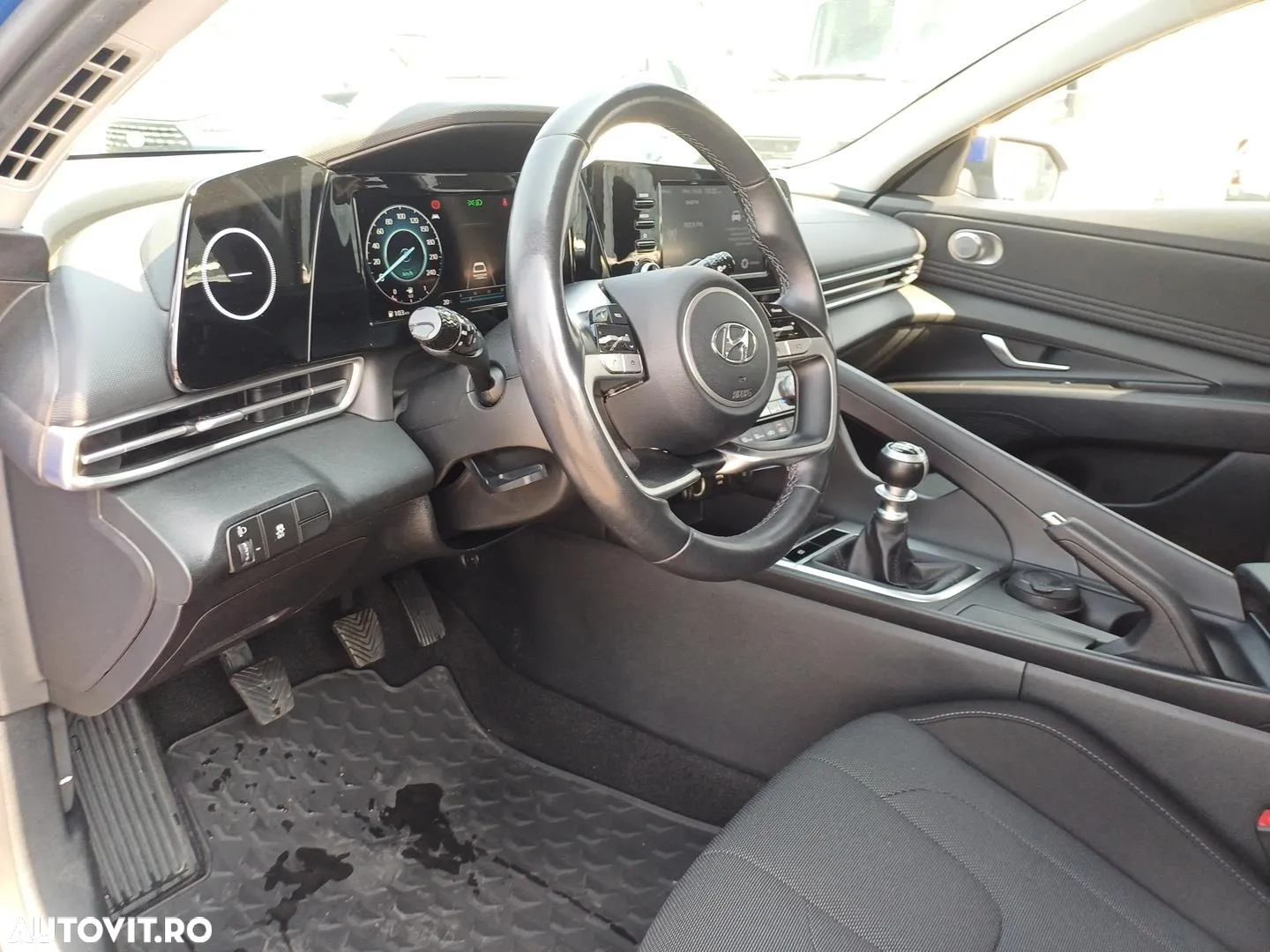 Hyundai Elantra - 10