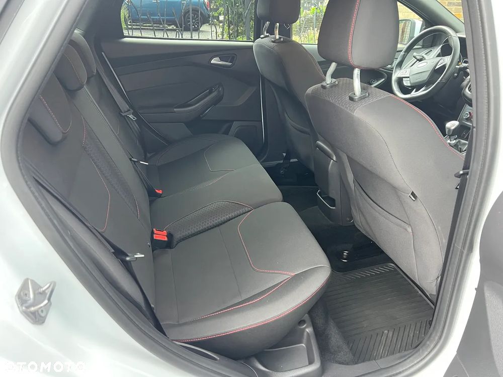 Ford Focus 1.5 EcoBoost ST-Line - 15