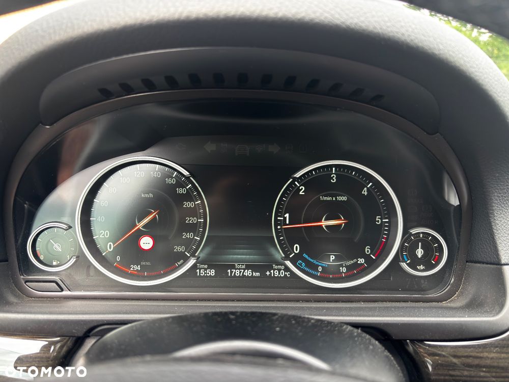 BMW Seria 5 520d xDrive Luxury Line - 8
