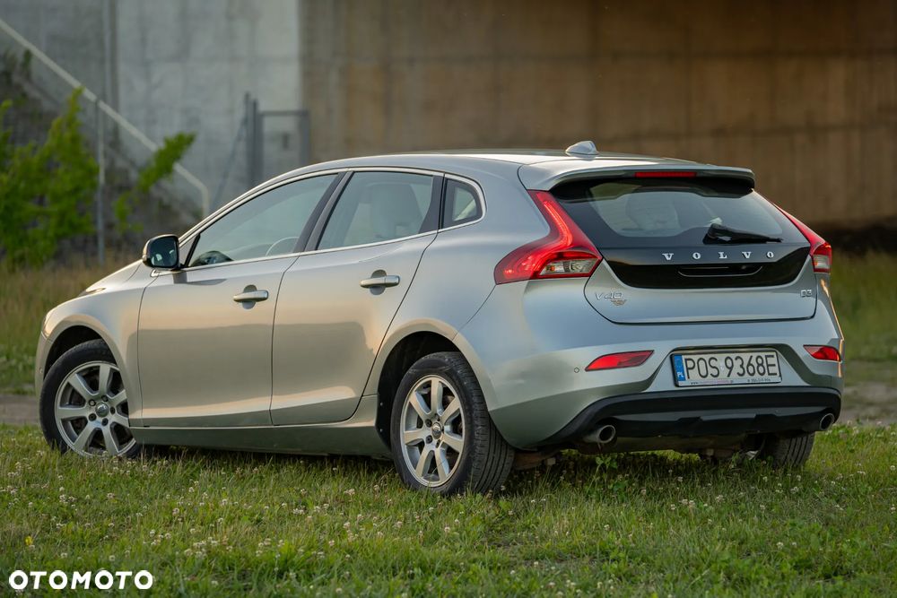 Volvo V40 - 16