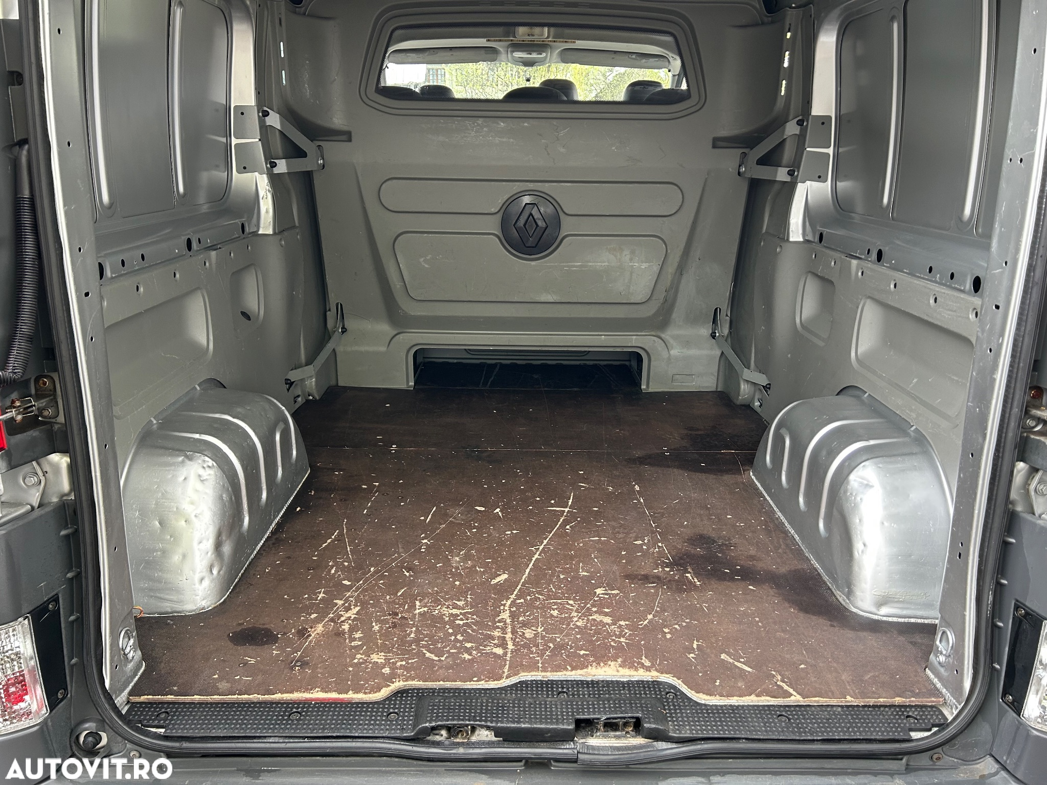 Renault Trafic 2.0 dCi 115 FAP L2H1 Komfort - 24