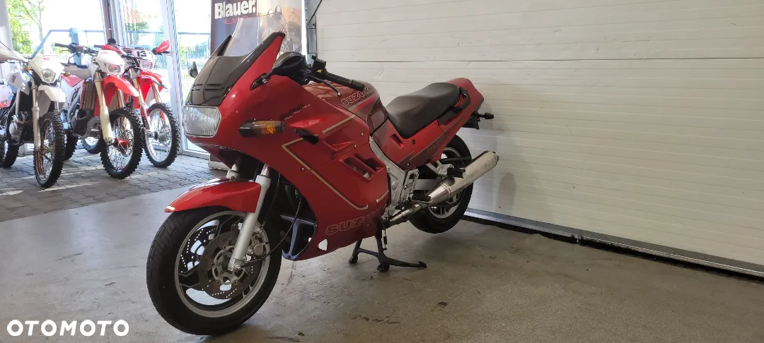 Suzuki GSX - 10