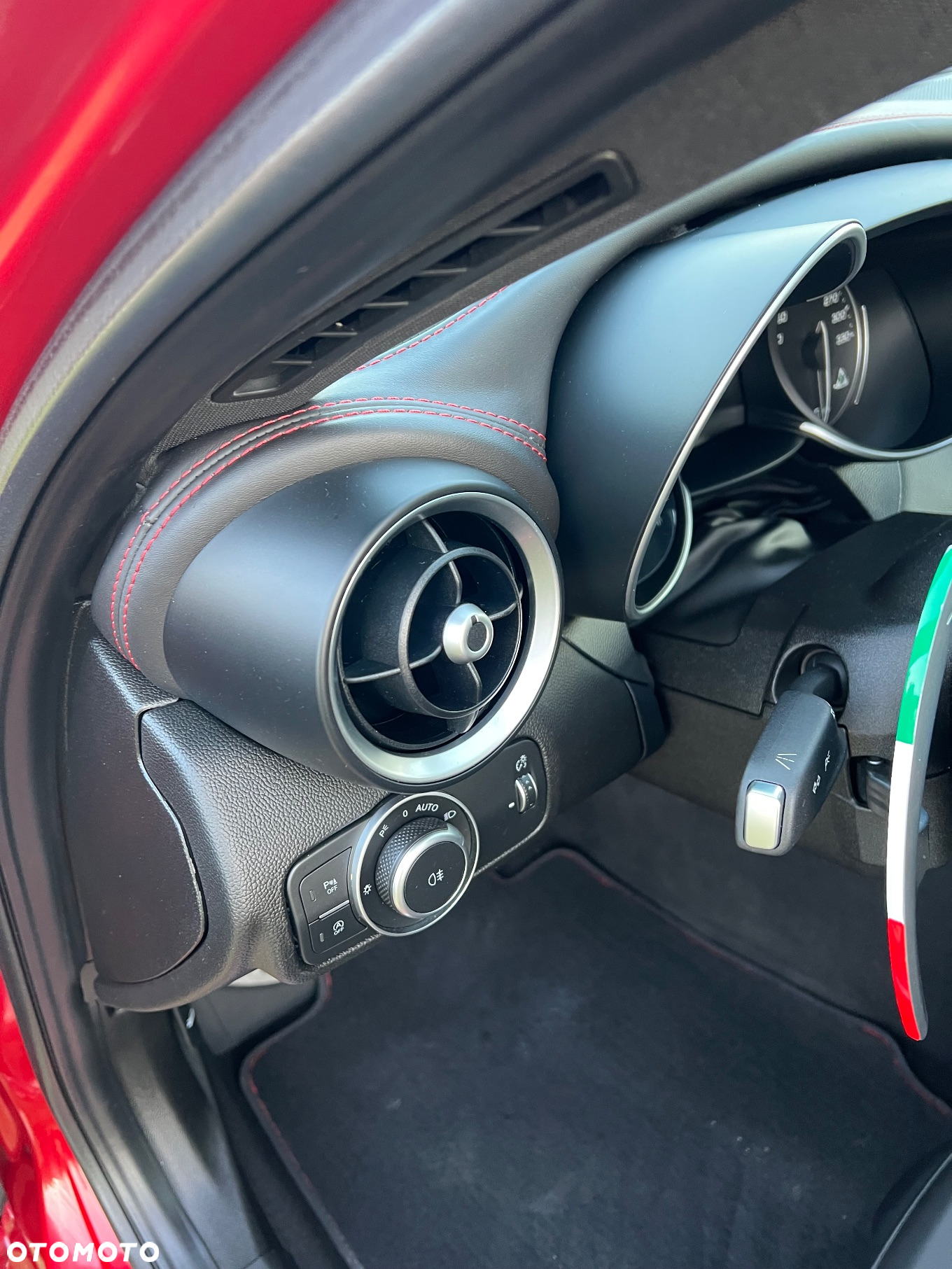 Alfa Romeo Giulia 2.9 V6 Bi-Turbo AT8 Quadrifoglio - 22