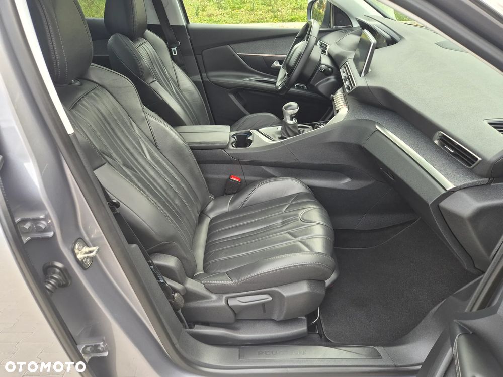 Peugeot 3008 HDi 115 Allure - 17