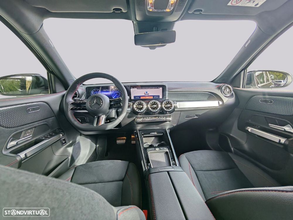 Mercedes-Benz EQB - 11