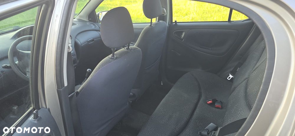 Toyota Yaris 1.0 Base - 9