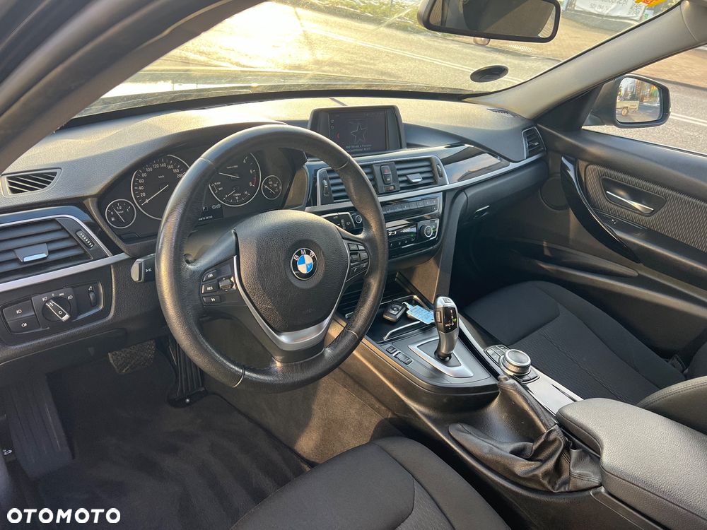 BMW Seria 3 320d Edition Luxury Line Purity - 10