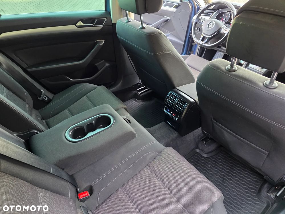 Volkswagen Passat 2.0 TDI BMT Comfortline DSG - 11
