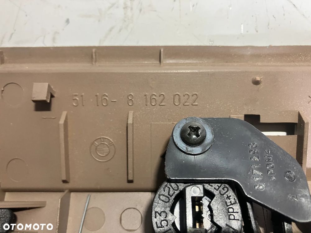 SCHOWEK PASAŻERA BMW E36 COUPE CABRIO BEŻOWY BEIGE LIFT KRATKI NAWIEWU KRATKA 8162022 8153013 - 8