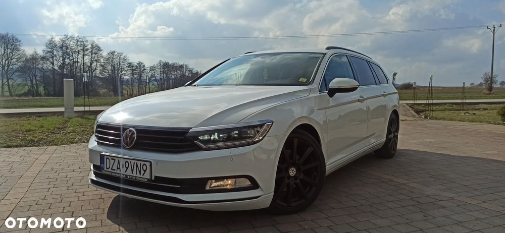 Volkswagen Passat - 1