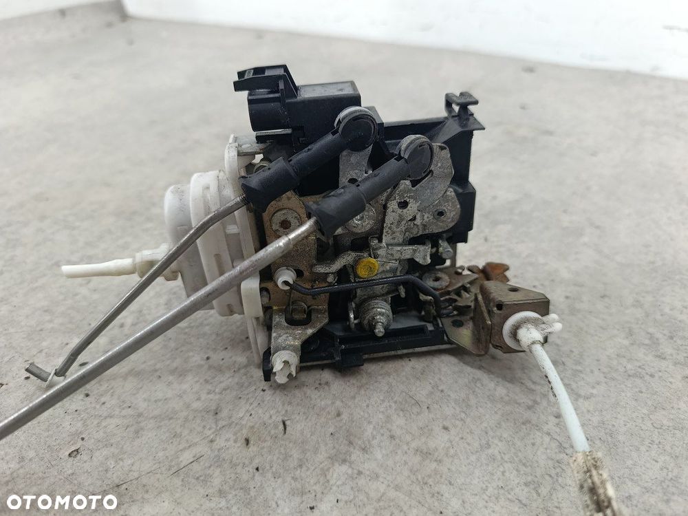 ZAMEK DRZWI LEWY PRZÓD AUDI A4 B5 8D1837015F - 3