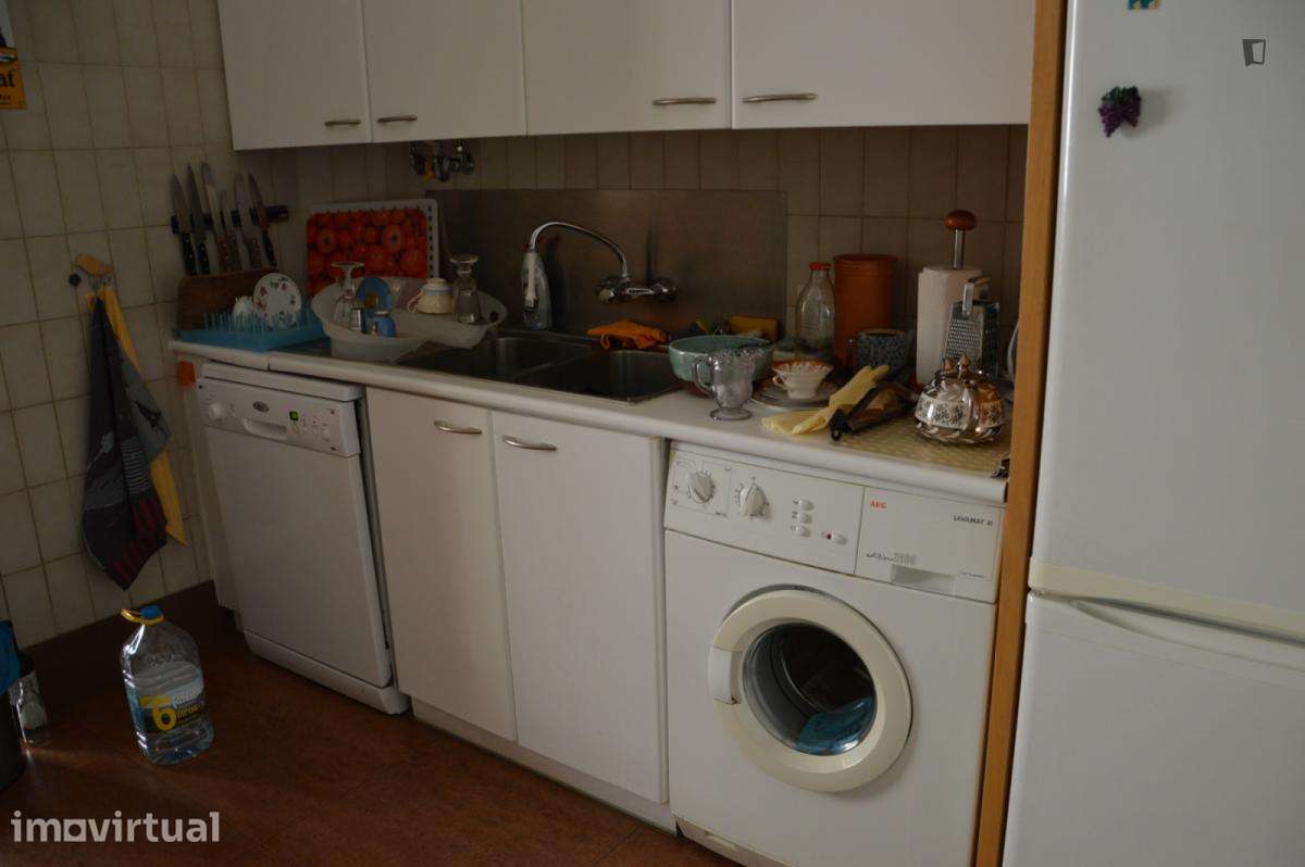 Quarto - localizado em Estrela Lisbon - Grande imagem: 5/7