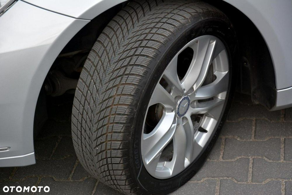 Mercedes-Benz Klasa E 350 CGI BlueEffICIENCY - 38