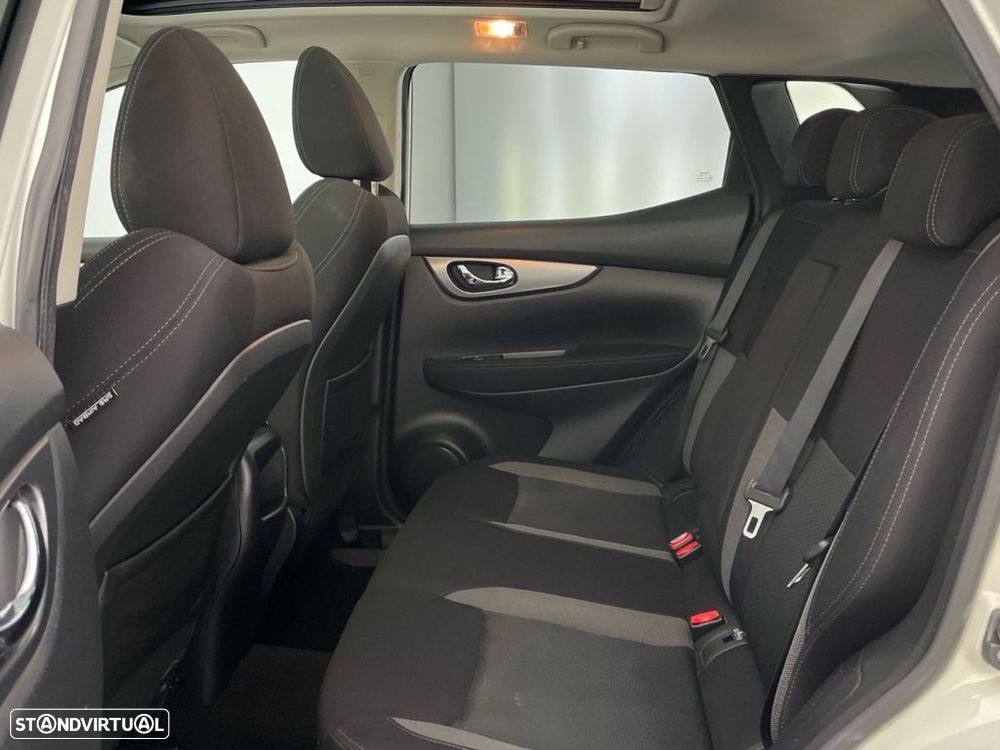Nissan Qashqai 1.5 dCi N-Connecta - 12