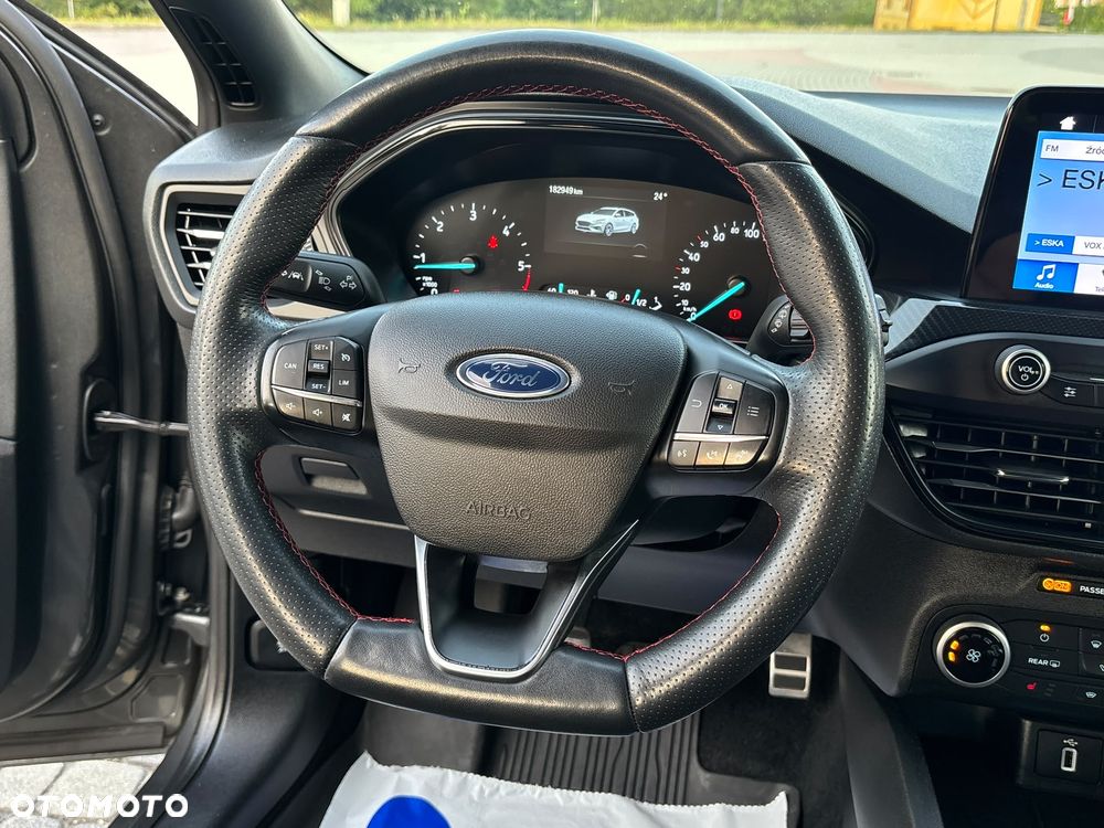Ford Focus 1.5 EcoBlue Start-Stopp-System ST-LINE - 14