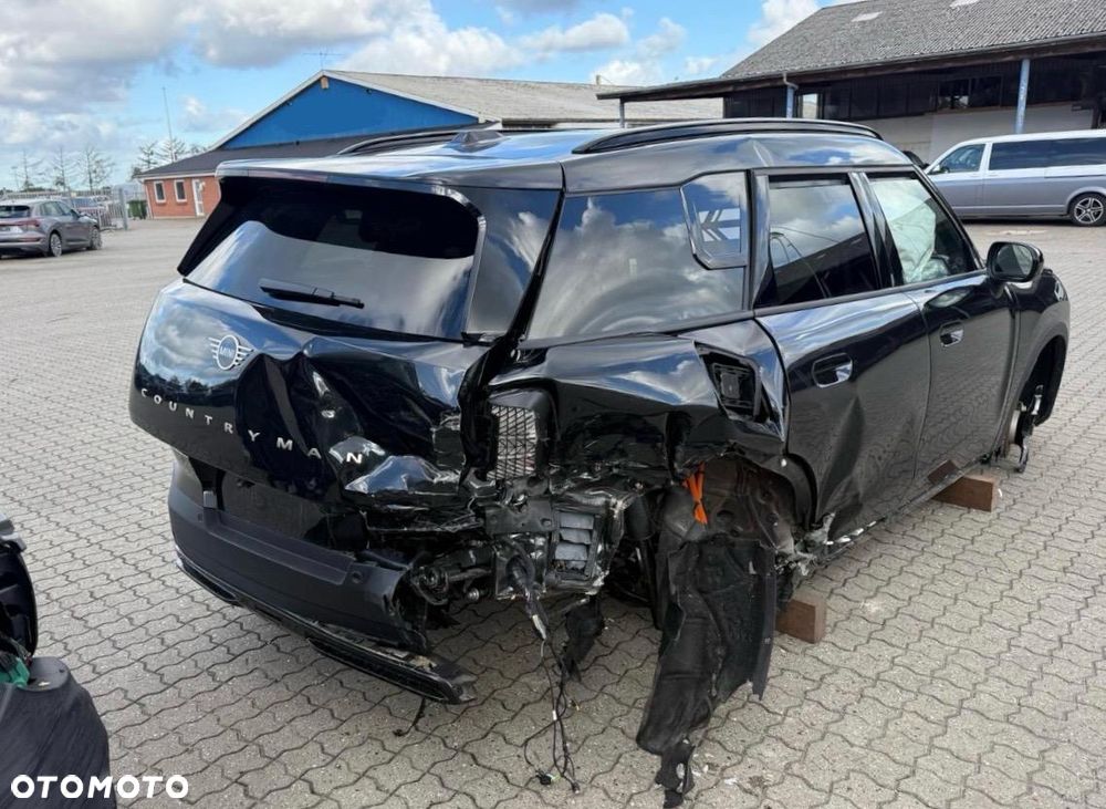 MINI Countryman ver-recharge-82-kwh-single-m-extended-range-rwd-plus - 11