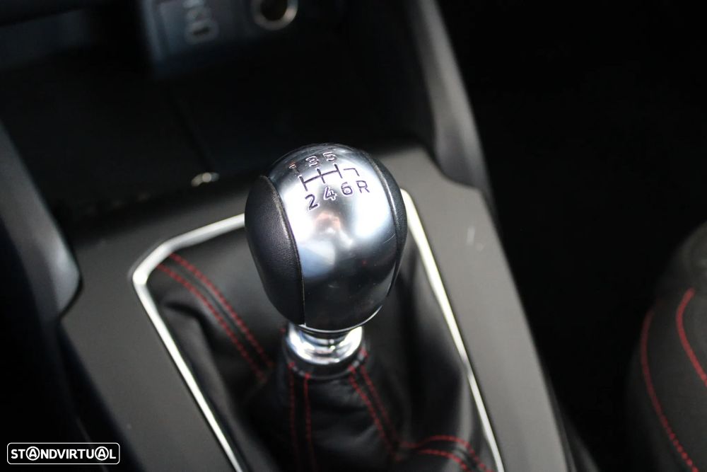 Ford Focus 1.0 EcoBoost MHEV ST-Line - 15
