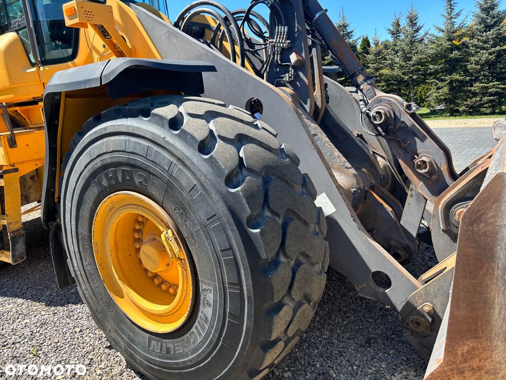 Volvo VOLVO L150G rok 2011,waga 26ton, łyżka 4,5m3 opony MICHELIN 70%, bdb - 7