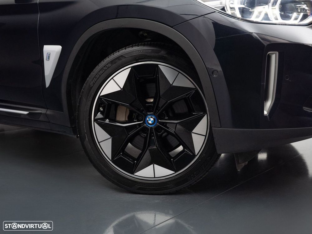 BMW iX3 Impressive - 9